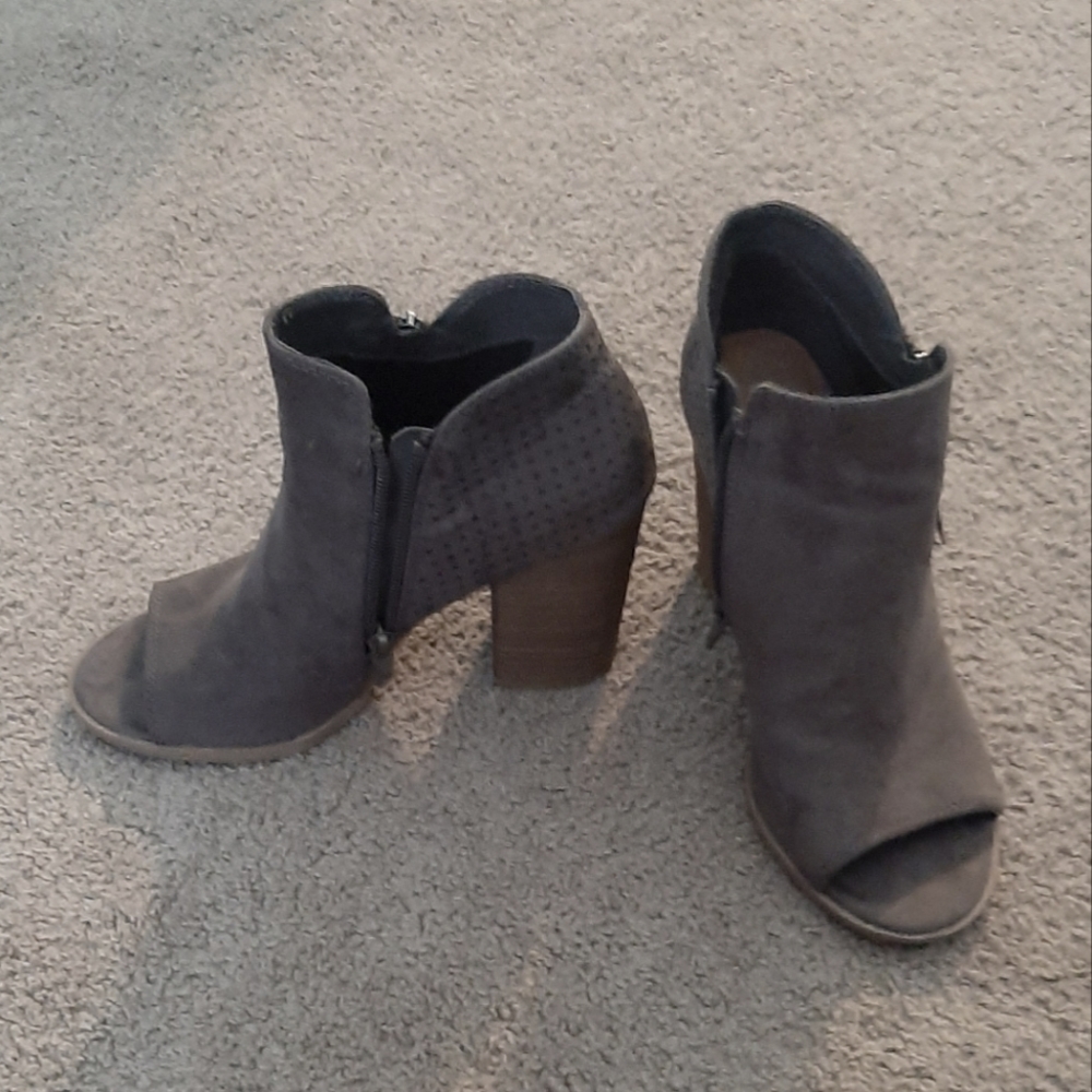 Universal Thread Ankle boots
